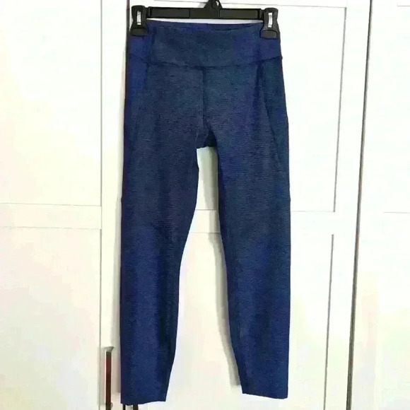 OUTDOOR VOICES | 3/4 Warmup Sculpting Leggings  Navy Size XS - Picture 1 of 5